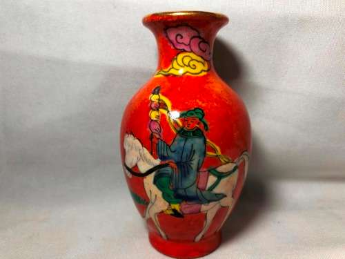 SMALL ORIENTAL HAND PAINTED PORCELAIN VASE