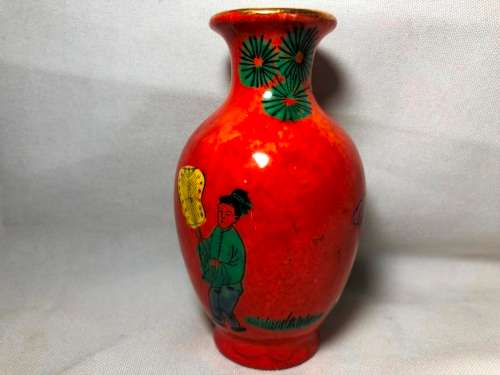 SMALL ORIENTAL HAND PAINTED PORCELAIN VASE