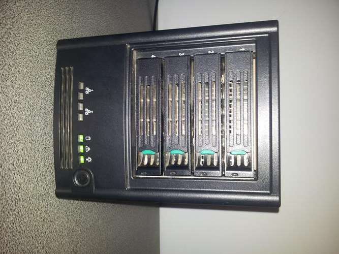 R1 STARTING! - Intel SS400-e Network Storage Device (NAS)