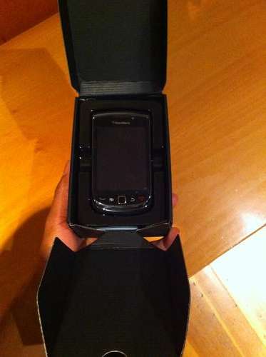 Blackberry Torch 9800 Display model- local stock-brand new NO RESERVE