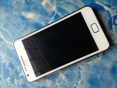 Samsung S2 Cellphone & Replacement Casing Kit