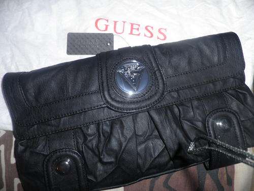 BRAND NEW ***AUTHENTIC*** GUESS CLUTCH BAG