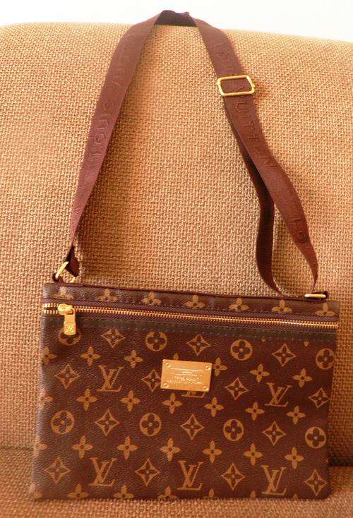 BRAND NEW LOUIS VUITTON SLING BAG **BROWN**