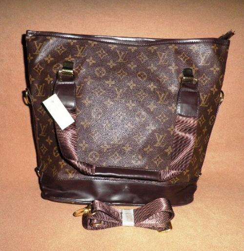 BRAND NEW LOUIS VUITTON HANDBAG WITH STRAP