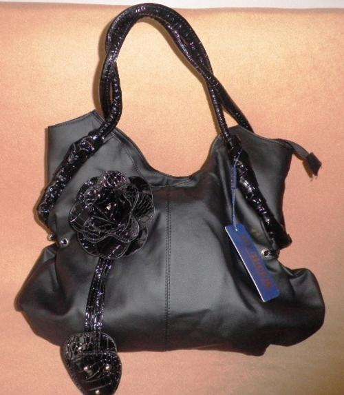 GORGEOUS FLOWER DESIGN HANDBAG***BLACK***