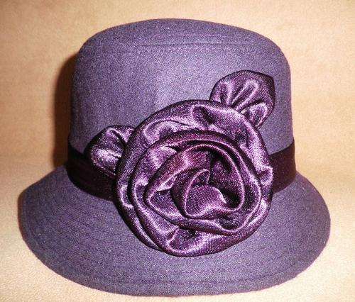 STUNNING FLOWER DESIGN HAT***PURPLE***
