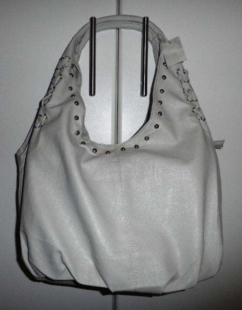 STUNNING WHITE LEATHER HANDBAG