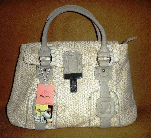 STUNNING HANDBAG EMBOSSED WITH CROCODILE SKIN PATTERN IN BEIGE