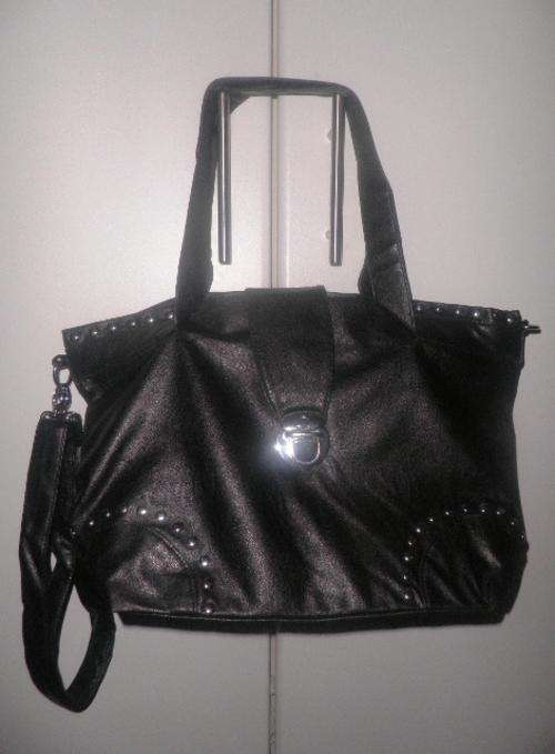 STUNNING PU LEATHER HANDBAG WITH REMOVABLE SHOULDER STRAP in BLACK COLOUR ***ALSO IN TAN/BROWN***