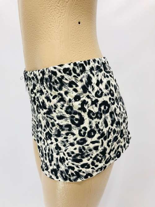 Size L women black & white panty