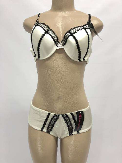 Size 32B white bra and panty set clearance price