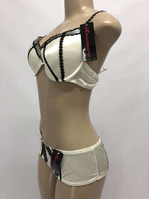 Size 32B white bra and panty set clearance price