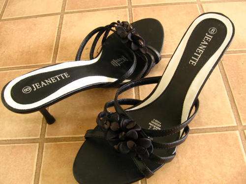 Stunning high heel shoes with beaded detailing (size 7)