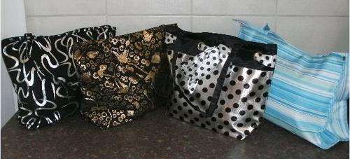 Bulk lot 4 handbags