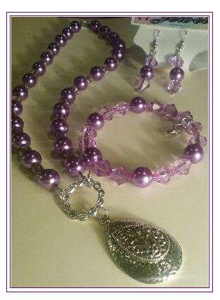 Stunning necklace set  (FREE SHIPPING)