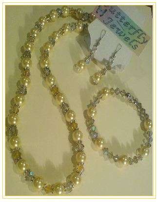 Stunning necklace set  (FREE SHIPPING)