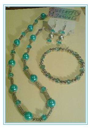 Stunning necklace set  (FREE SHIPPING)