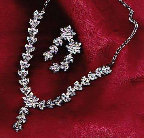 Butterfly Jewels!!!!!  Necklace and earring set (SILVER)