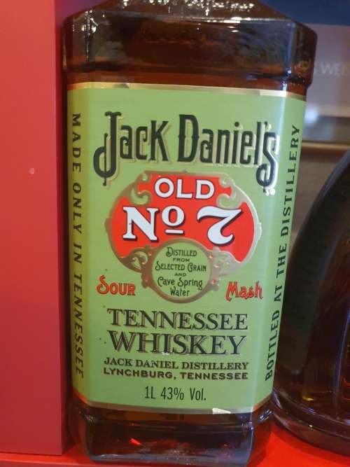 Jack Daniel`s Legacy Edition Old No.7