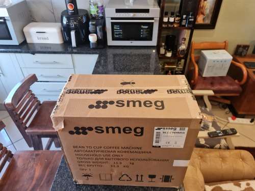 SMEG Bean To Cup Coffee/Express Machine - White.