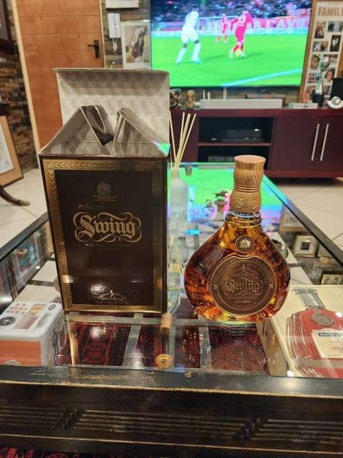 Johnnie Walker Swing Blended Scotch Whisky (1970S)