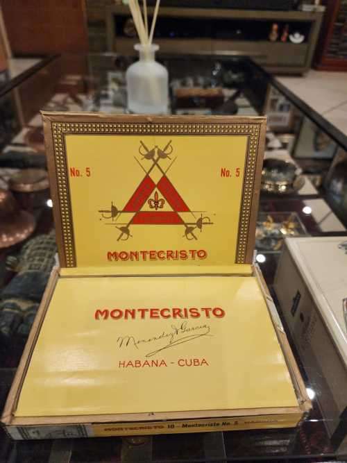 Montecristo No. 5 Cigars in a Box