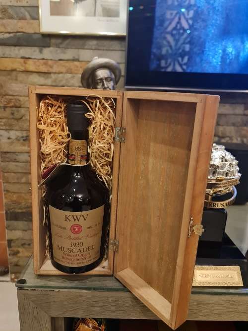 Rare 1930 KWV Muscadel in wooden box
