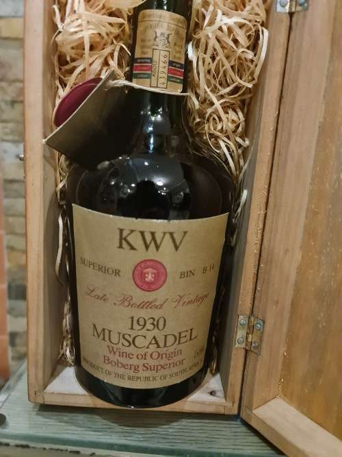 Rare 1930 KWV Muscadel in wooden box