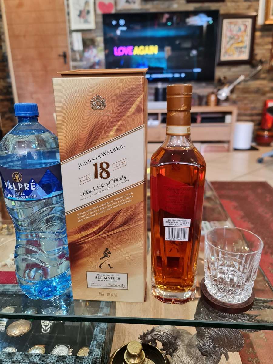 Johnnie Walker - The Pursuit of the Ultimate 18 Years Blend Whisky