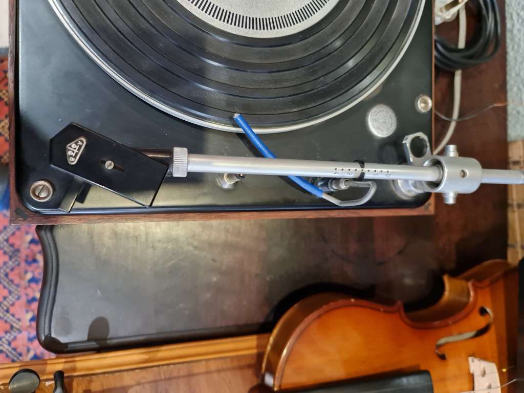 Scandinavian Radio & Television (SRT) Type 605 Turntable