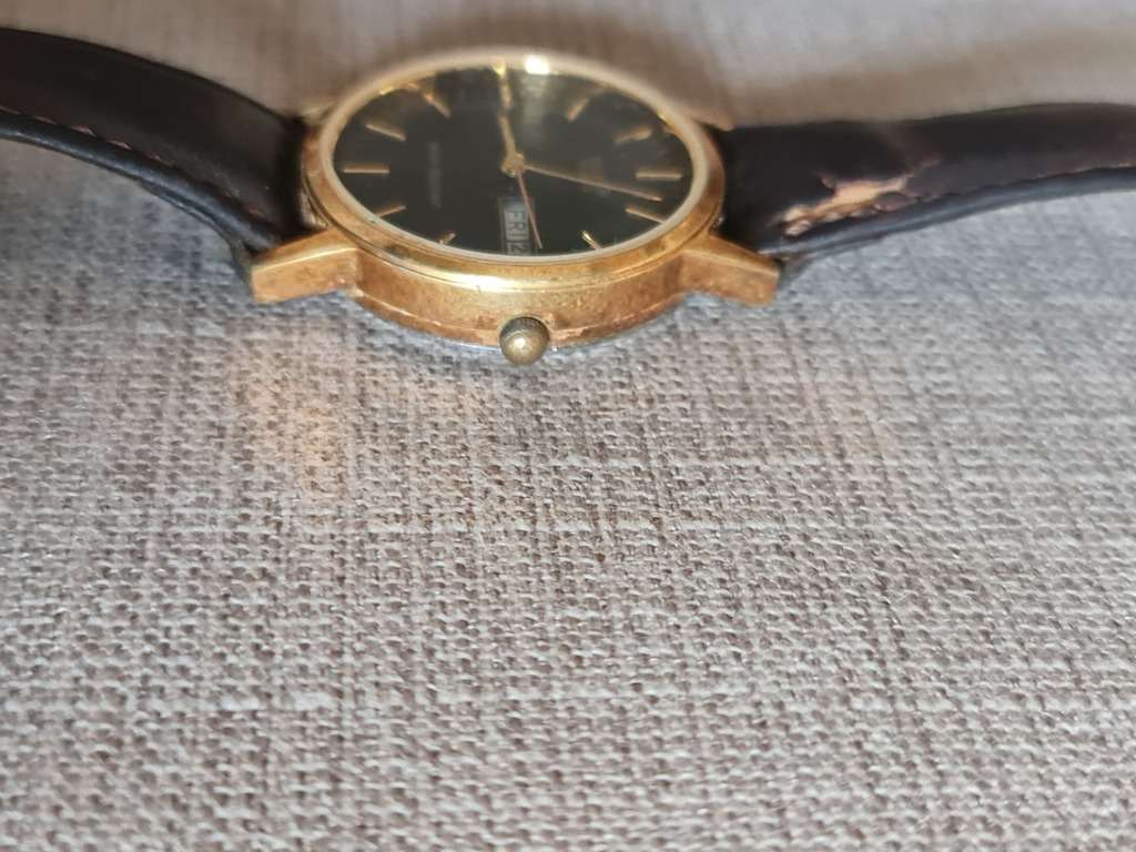 Sharp Quartz Men`s Vintage Watch