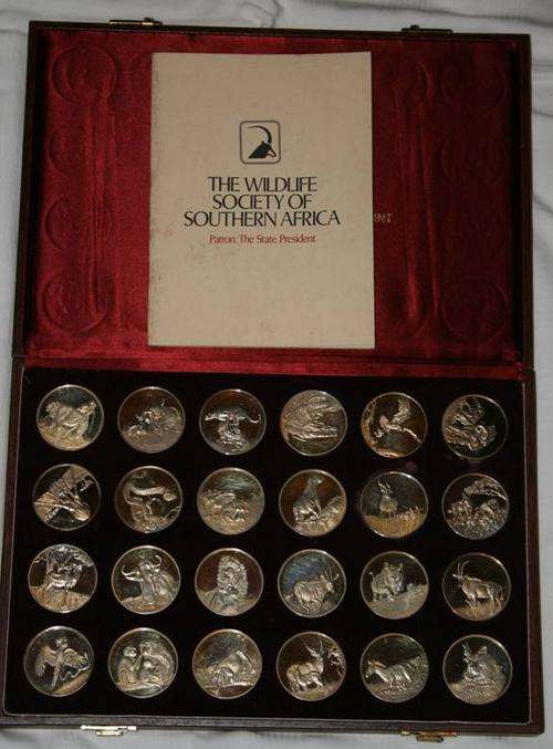 SA WILDLIFE 50TH ANNIVERSARY SET - 888 grams Plated silver !!!!