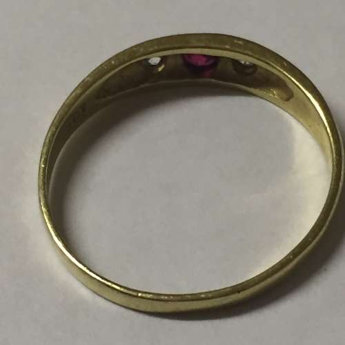 ***BARGAIN*** 9ct SOLID YELLOW LADIES GOLD RING SIZE 9 (FREE SHIPPING)