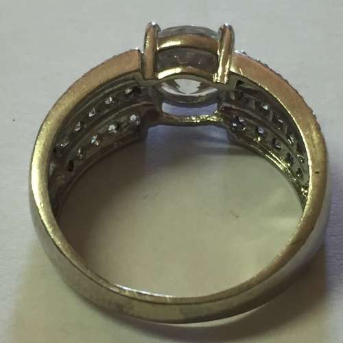 ***BARGAIN*** 925 STERLING SILVER FASHION LADIES RING SIZE 9 (FREE SHIPPING)