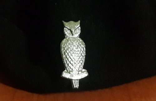 SADF Defence intelligence beret x 2, beret badge x 1, collar badges x1