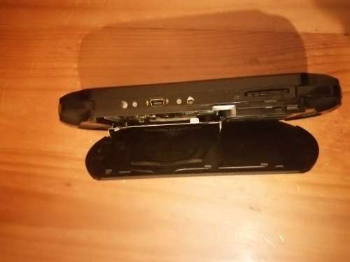 PSP gaming console E-1008 with 30+ games and 8GB memory card