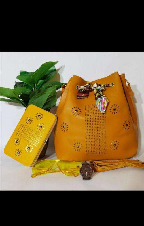 LADIES HAND BAGS WITH ACCESSORIES