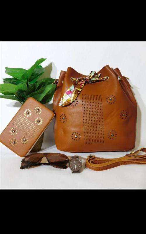 LADIES HAND BAGS WITH ACCESSORIES