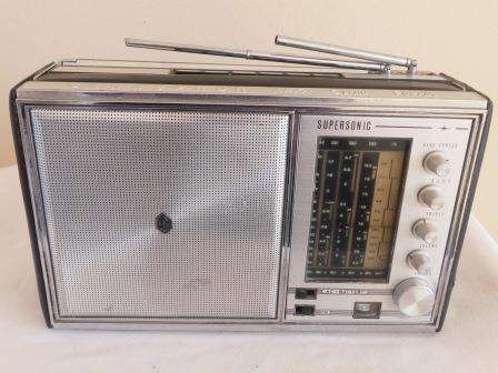 SUPERSONIC CONQUERER HI-FI 5 BAND FM-AM PORTABLE RADIO