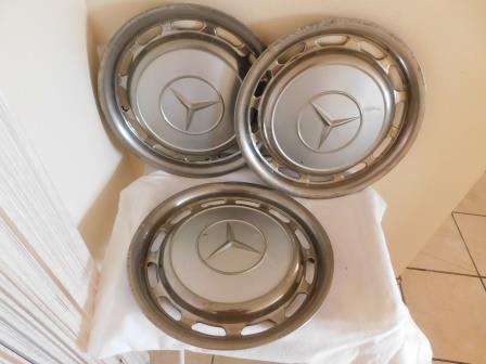 3 MERCEDES BENZ HUB CAPS