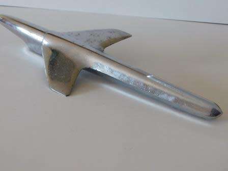 1951 CHEVY FLEETLINE DELUXE ROCKET HOOD ORNAMENT