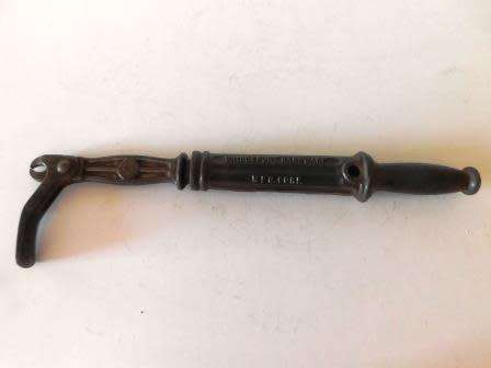 SURE GRIP NAIL PULLER NO 66 MADE BY BRIDGEPORT HARDWARE U.S.A.