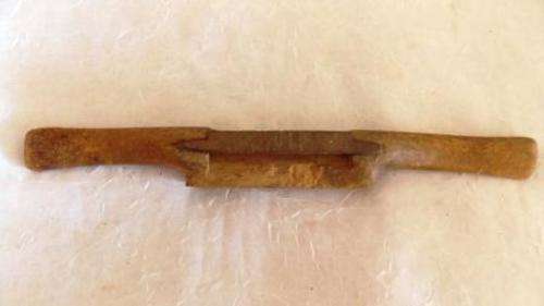 VINTAGE WOODEN SPOKE SHAVING TOOL