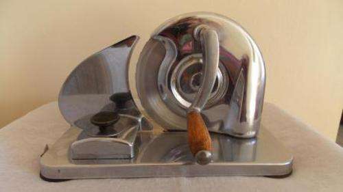 VINTAGE BERDA STAINLESS STEEL BREAD/MEAT SLICER