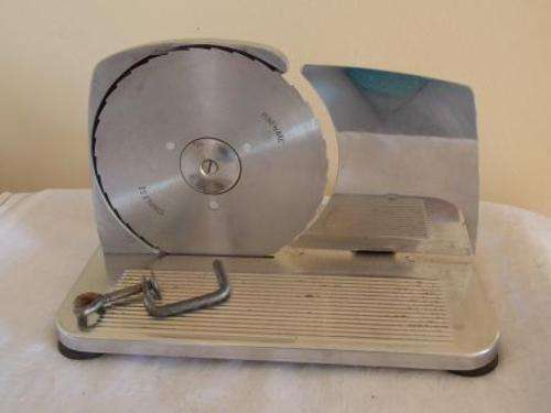PINEWARE STAINLESS STEEL BREAD SLICER