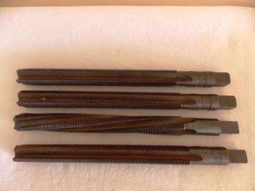 THREAD CUTTING SET TAPS