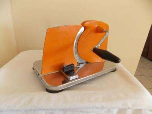 PINEWARE STAINLESS STEEL BREAD SLICER