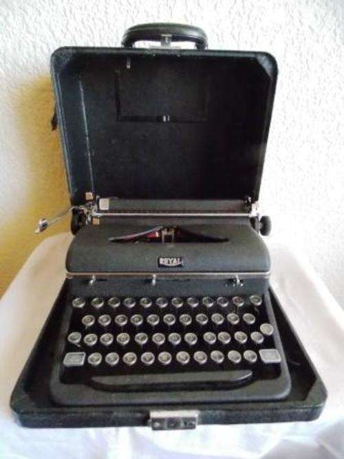 ROYAL TYPEWRITER