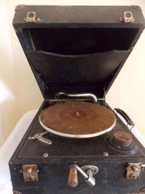 GARRARD NO 20 GRAMAPHONE