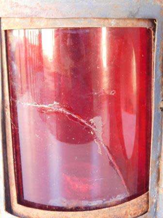 SA RAILWAYS LAMP WITH GREEN AND RED LENSES - RED LENS CRACKED